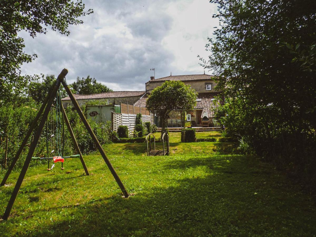 La Laujere Ivie - Gite & Piscine Privative Saint-Hilaire-du-Bois  Bagian luar foto