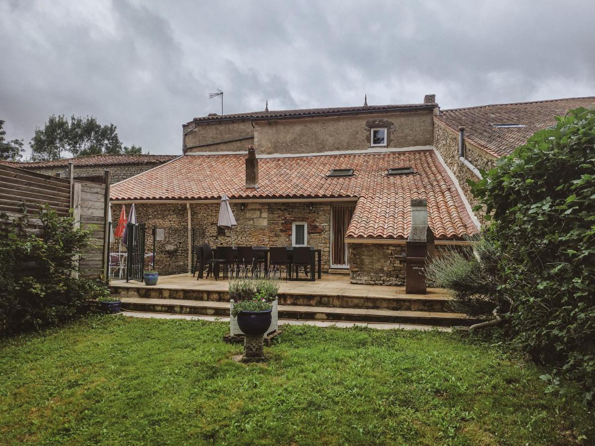 La Laujere Ivie - Gite & Piscine Privative Saint-Hilaire-du-Bois  Bagian luar foto